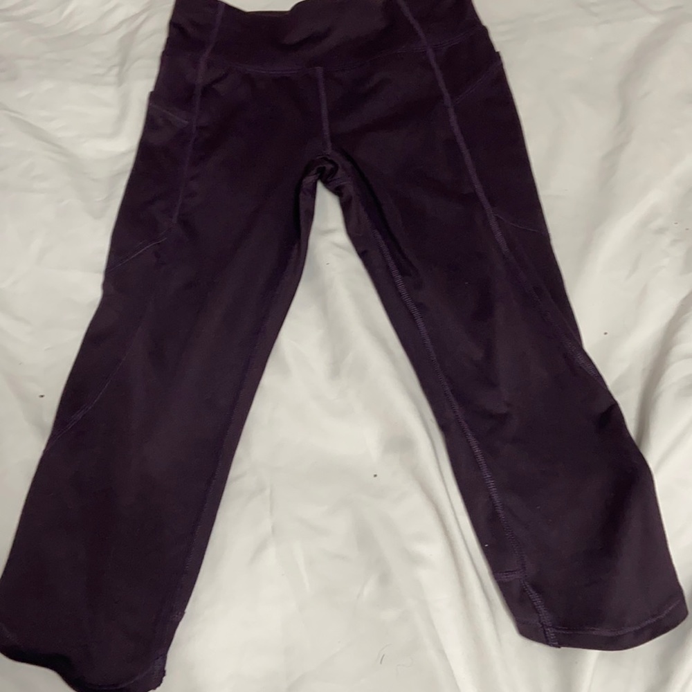 All in motion Girls Capri size 7/8 dark purple